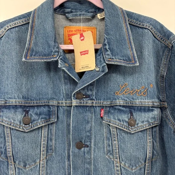 Levis Mens Relaxed Trucker Jacket Medium Wash Blue Denim Embroidered Logo Size M - Picture 2 of 13